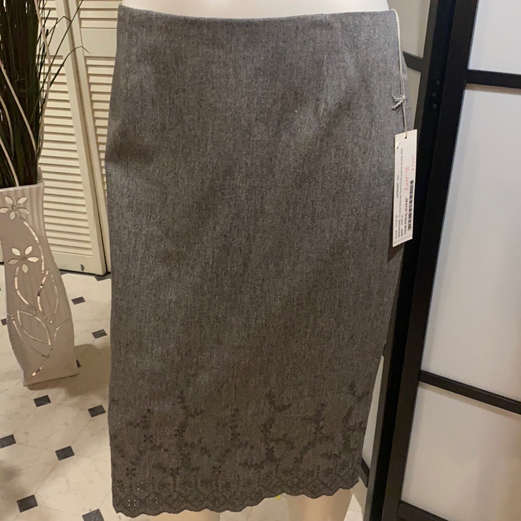 Brand Worth Size 6 Brand New Gray Skirt